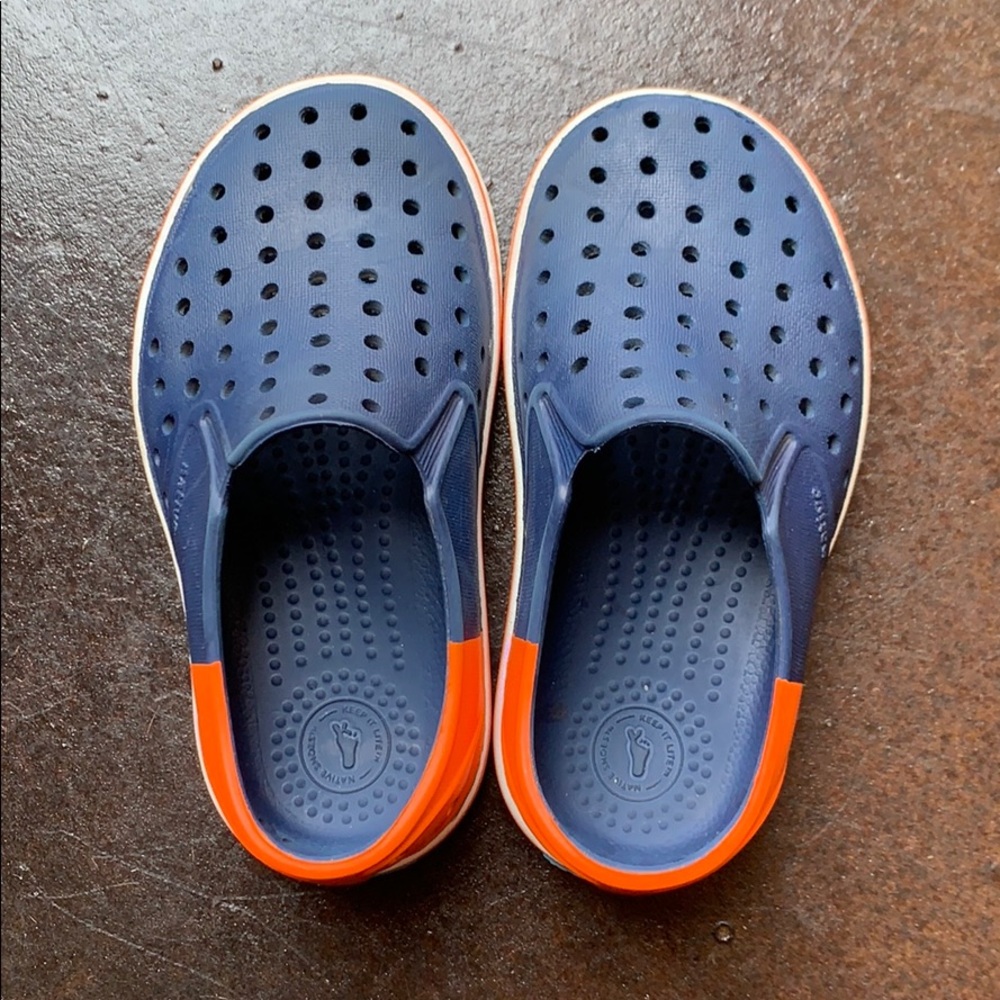Native Miles Shoes Two Toned Size 9